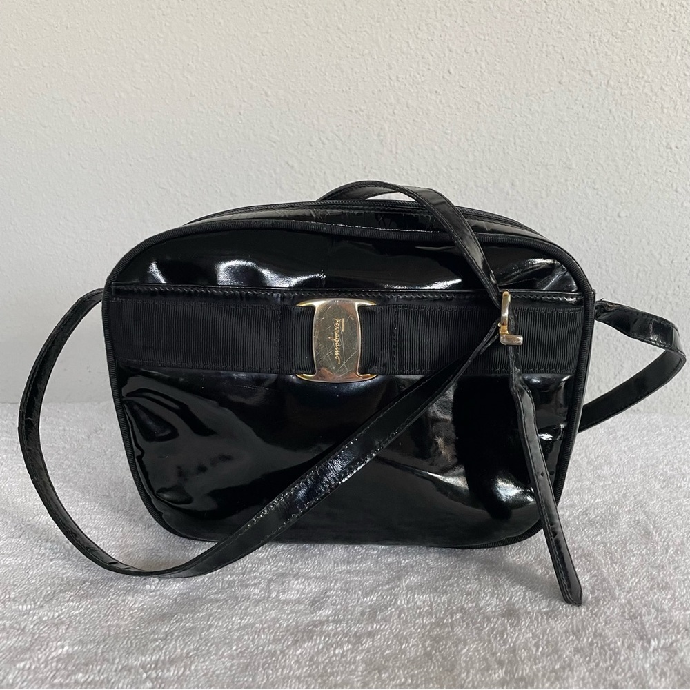 Salvatore Ferragamo Vintage Crossbody Bag Enamel Shoulder Vara